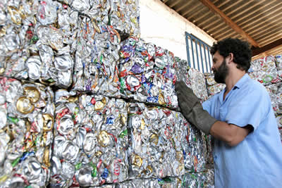 Processo de reciclagem das latas de alumínio