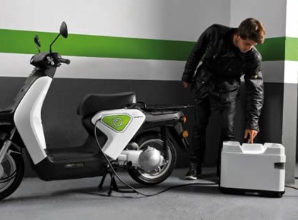 moto recarregando bateria