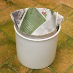 Troque sacolas plásticas por sacos de jornal